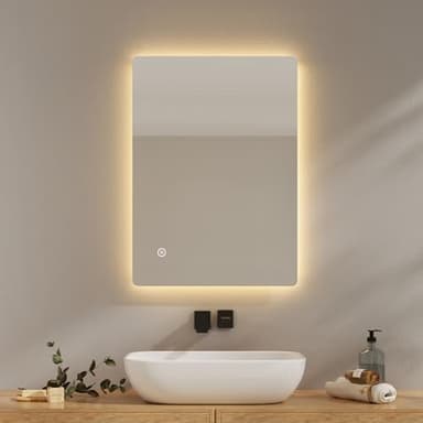 EMKE Badspiegel mit Beleuchtung 50x70cm, Badezimmerspiegel mit Beschlagfrei, 3 Lichtfarben dimmbar, Touch, Speicherfunktion und automatischer Abschaltung nach 3 Stunden, ideal für Badezimmer
